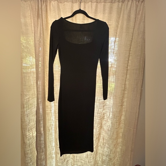 Long Maxi Black Scoopneck Classic Dress. Size Small. Excellent condition! - Picture 10 of 11